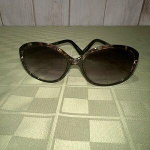 Woman’s sunglasses